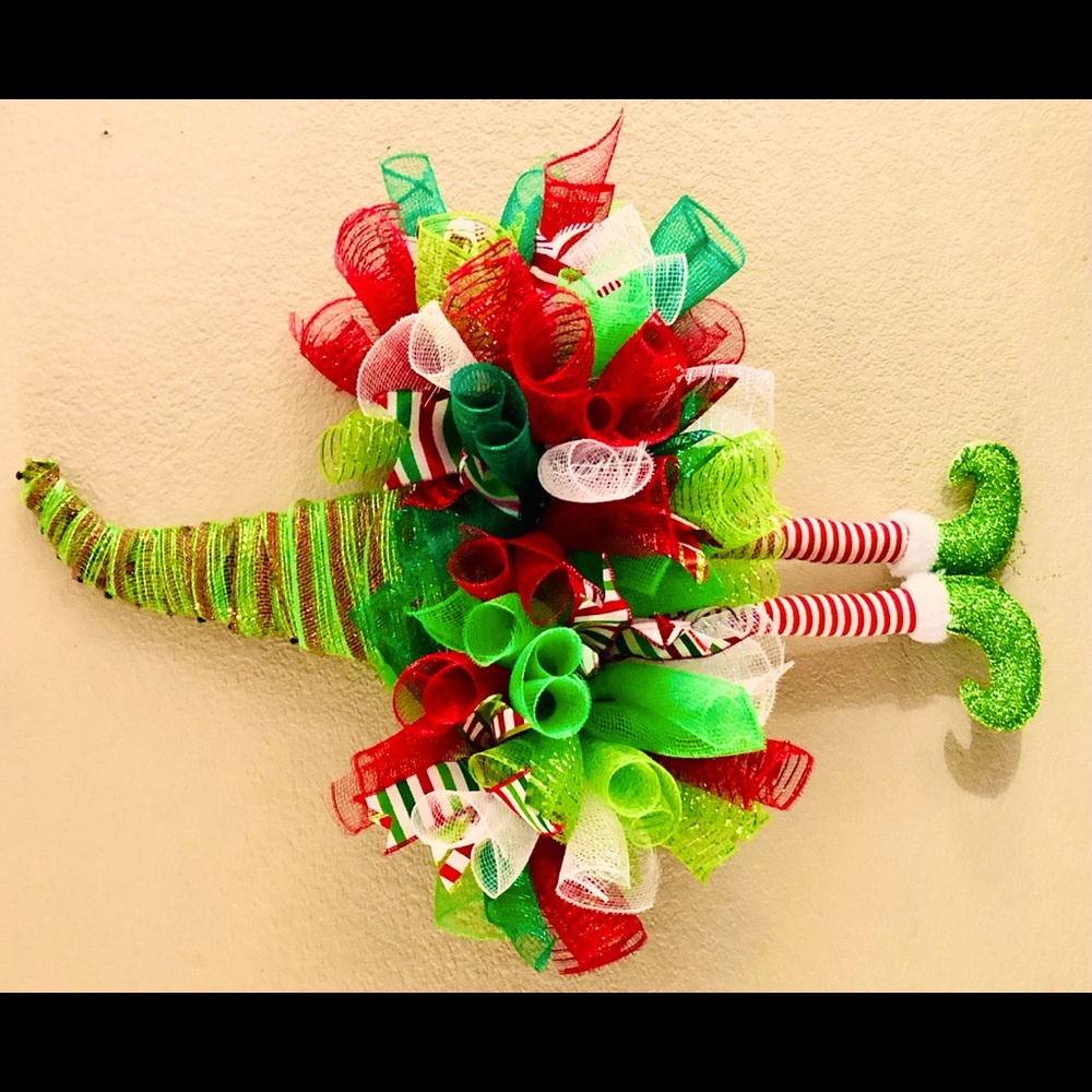 Elf Hat & Feet wall hanging